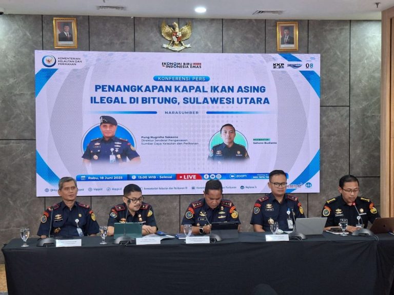 KKP Tangkap Kapal Ikan Asing Filipina, Amankan 21 Rumpon Ilegal dan 1.950 Butir Telur Penyu