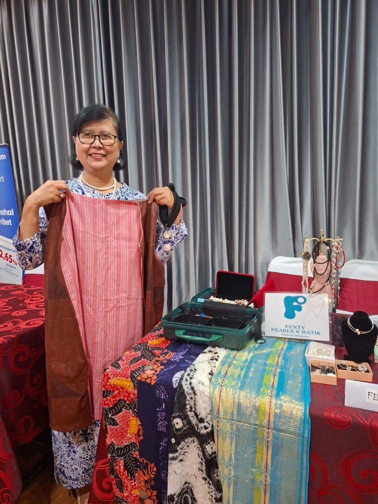 Fenty Pearls Gaungkan Budaya Lokal di Pelantikan IWAPI Jakarta Utara